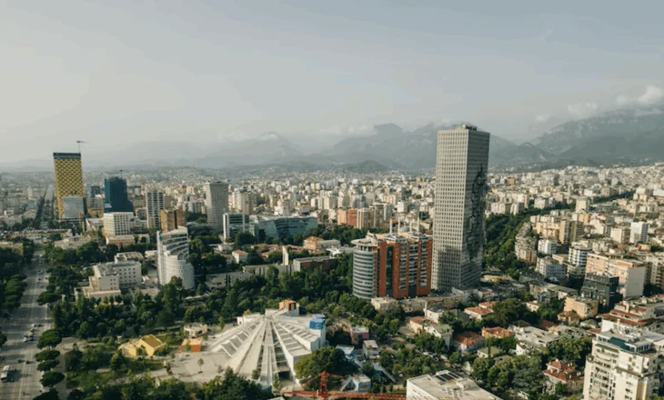 Hotelet, në gusht shumica e turistëve të huaj qëndruan në Tiranë, më pak në Jug dhe Veri