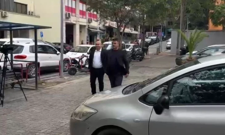 I dyshuar për blerje votash, pasi u thirr në SPAK, kryebashkiaku i Vaut të Dejës reagon për Top Channel: Njerëzit ankoheshin se s’kishin energji, unë…