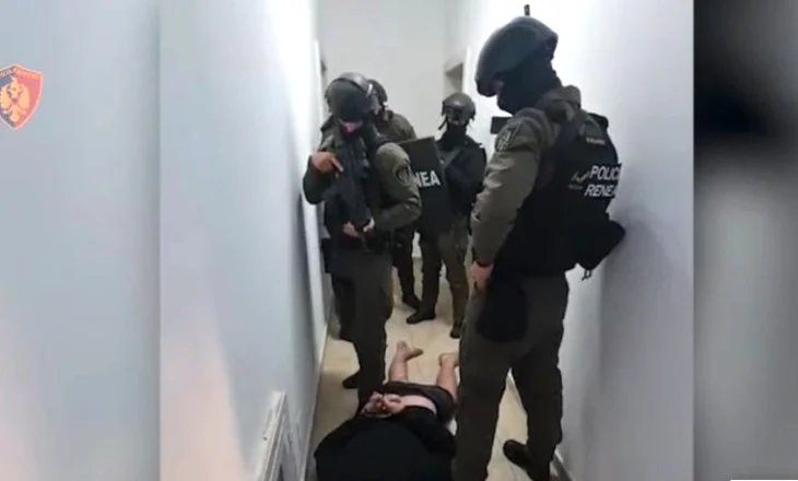 I kërkuar nga SPAK për vrasjen e Edmir Bregut, arrestohet në Tiranë Aldo Avdylaj! Nipi i Astrit Avdylajt, ishte…