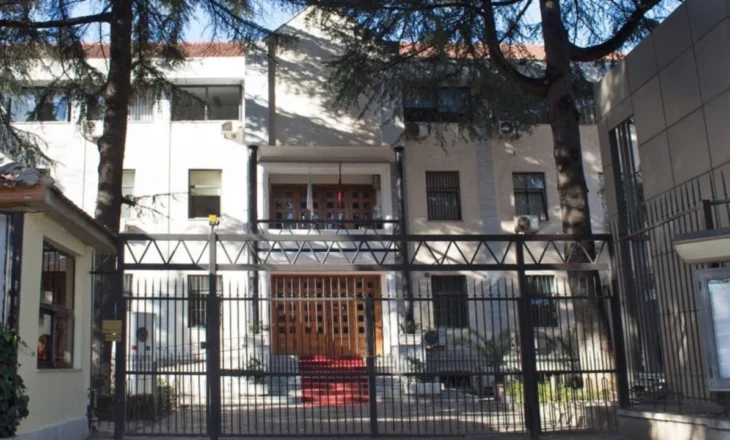 Incident te Gjykata e Apelit, një person kërcënon rojën e sigurisë
