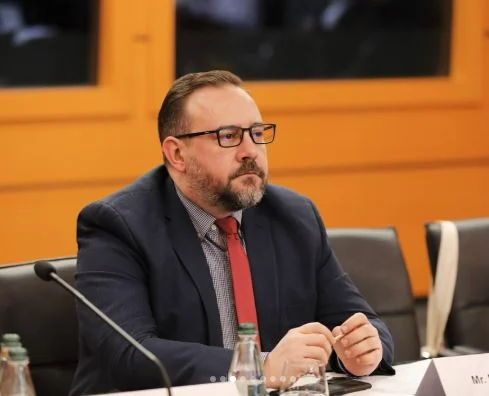 Ish-deputeti i PS-së Etjen Xhafaj emërohet Drejtori i Përgjitshëm i Postës Shqiptare