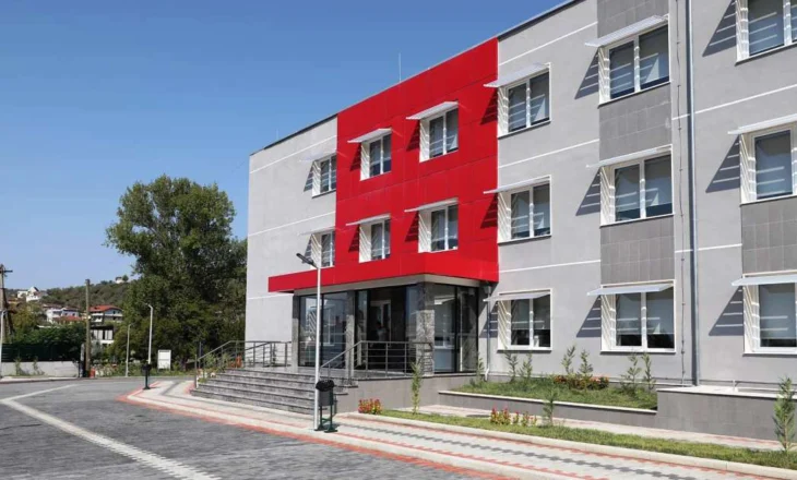 Ish- deputetja e PD- së kalon “ylberin politik”, pranon të emërohet drejtore e spitalit rajonal…