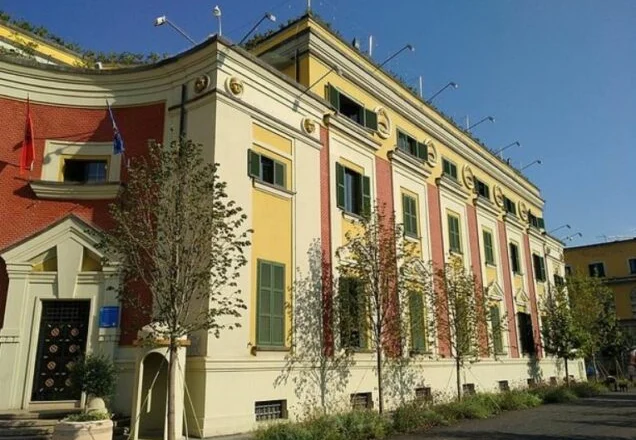 Jashtë politikës! Gara për Bashkinë e Tiranës, zbulohen tre emrat potencialë të opozitës si kandidatë