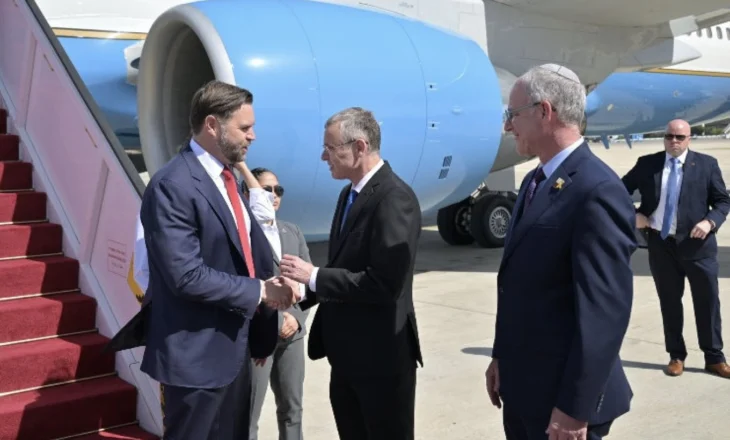 JD Vance mbërrin në Izrael, Tel Avivi dhe Hamasi akuzojnë njëri-tjetrin për shkelje të armëpushimit