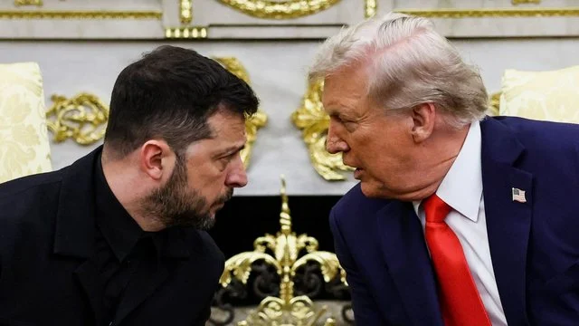 “Jepi Putinit Donbasin ose do të të shkatërrojë”/Trump kërcënoi Zelenskyn në tavolinë