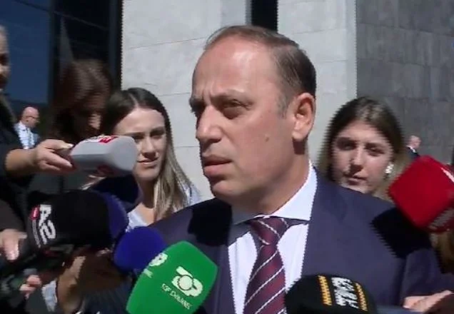 “Ka ardhur koha për një analizë të thellë”/ Mbledhja e gjyqtarëve, reagon Simoni: Ka pasur kërcënime dhe presione…
