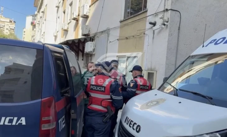 Ka mbërritur në Gjykatën e Fierit, Melasin Ramaj, i kapur me arsenal armësh në lagjen “Kastriot”