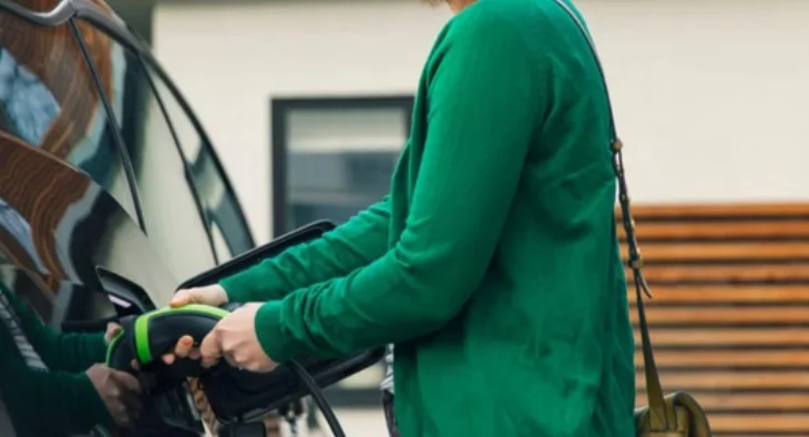 Kadiu: Çmimi i energjisë rritet vetëm për karikimin e makinave elektrike në pika të veçanta