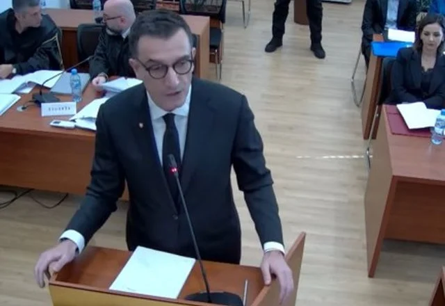 ‘Kam një USB në burg, por…’, Veliaj dërgon mesazhin e fortë nga Gjykata Kushtetuese