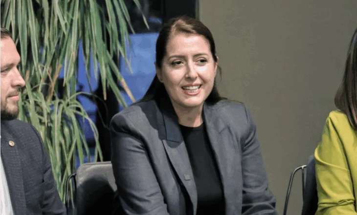 Kandidatja e Partisë Socialiste për Bashkinë e Tiranës, Manastirliu me të rinjtë në Laprakë: Plani ynë Tirana 2030, qyteti i mundësive për të rinjtë