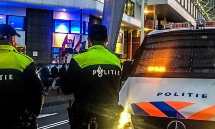 Kaos në Eindhoven, arrestohen 180 tifozë të Napolit, autoritetet i kthyen