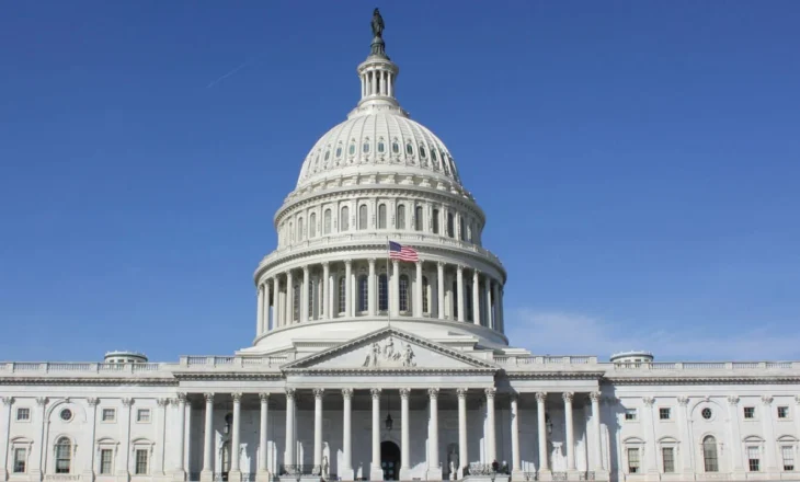 Kaos në SHBA/ Qeveria amerikane bllokohet pas përplasjeve të Trump dhe demokratëve, shkak dështimi i marrëveshjes mbi financimin në Kongres