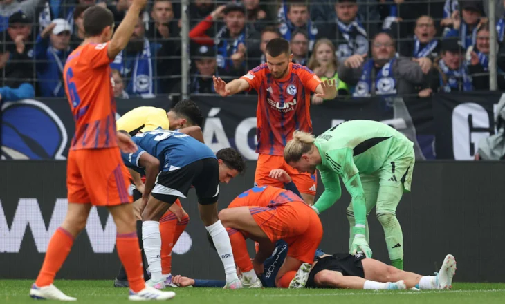 Katic është si “rrufe”, i shpëton jetën sulmuesit në fushë pas përplasjes së tmerrshme me Karius (video)