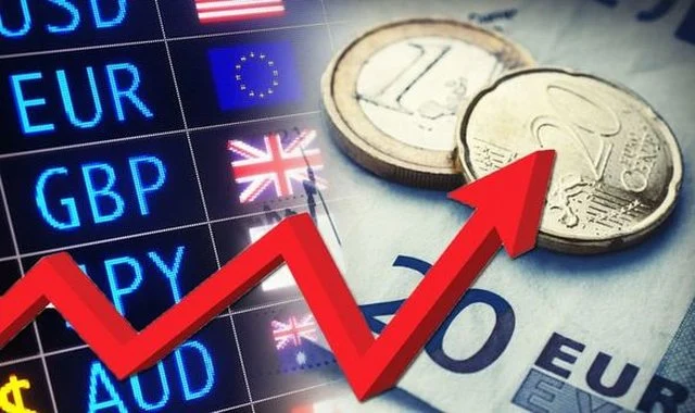 Këmbimi valutor 18 tetor/ Me sa blihen e shiten dollari dhe euro, çfarë ndodh me monedhat e tjera