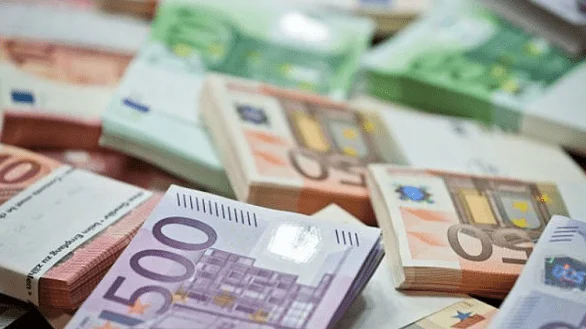 Këmbimi valutor 4 tetor/ Me sa blihen e shiten monedhat e huaja sot