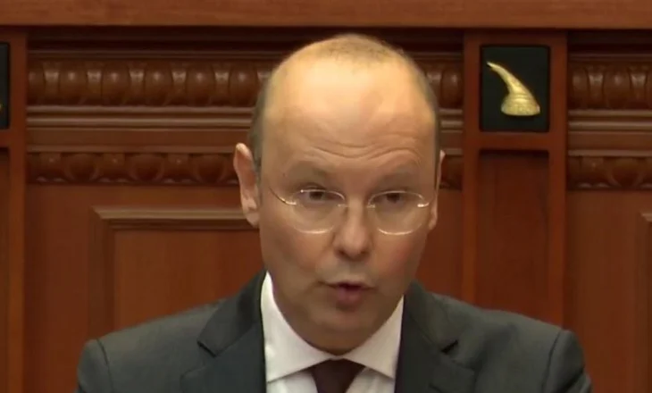 Kërkesa për shkarkimin e Peleshit, Kaso: Ik përpara votimit, zgjidh dinjitetin dhe jo partinë