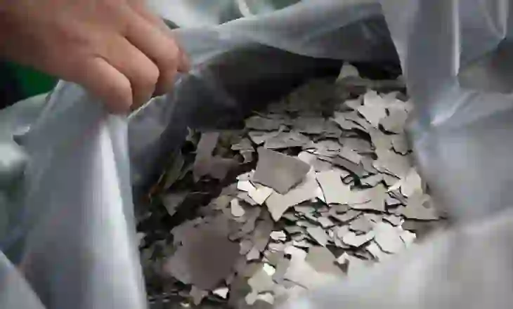 Kina shtrëngon edhe më shumë rregullat e eksportit për metalet e rralla