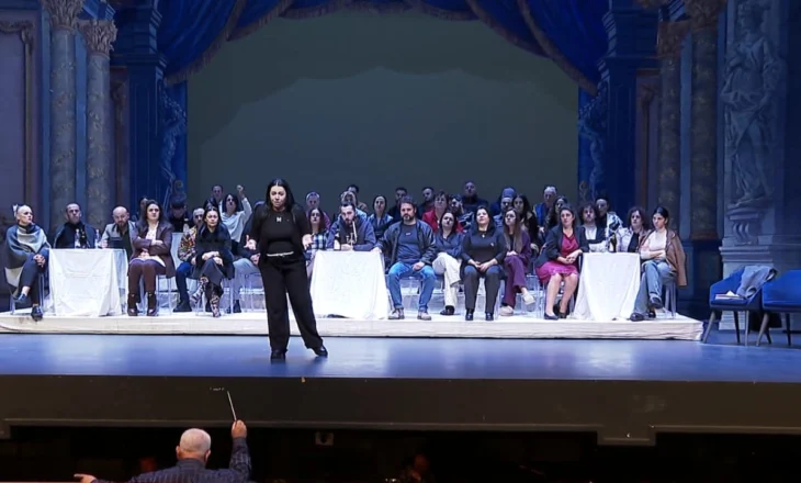 “Kohë në pentagram”, mbrëmja gala në nder të regjisorit Nikolin Gurakuqi për 70-vjetorin e lindjes