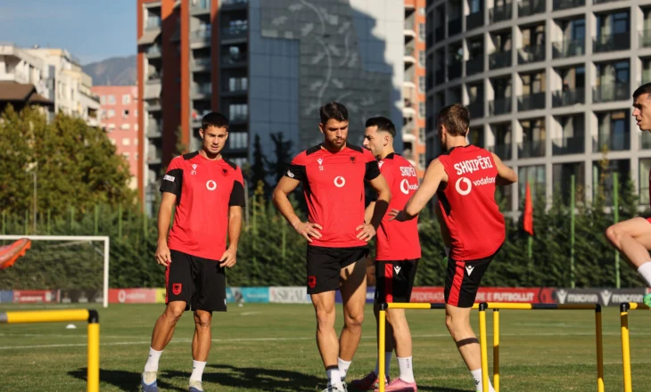 Kombëtarja kthehet në stërvitje pas fitores ndaj Serbisë, nisin përgatitjet për sfidën ndaj Jordanisë në “Air Albania”