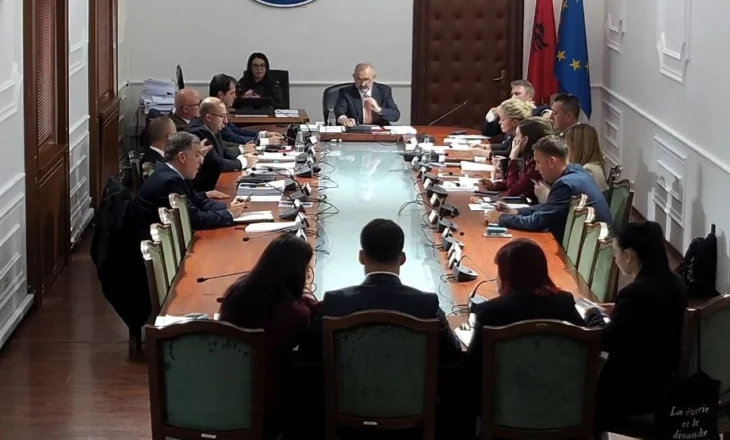 Komisioni i Ligjeve shpall sërish vakancën për Avokatin e Popullit, opozita kundër