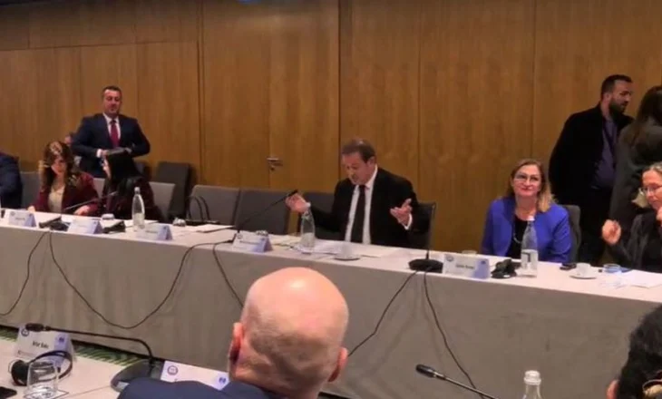 Konferenca e Komisionit të Venecias/ Deputeti Gjoni “përplaset” me Ulsi Manjën: Nuk është normale që…