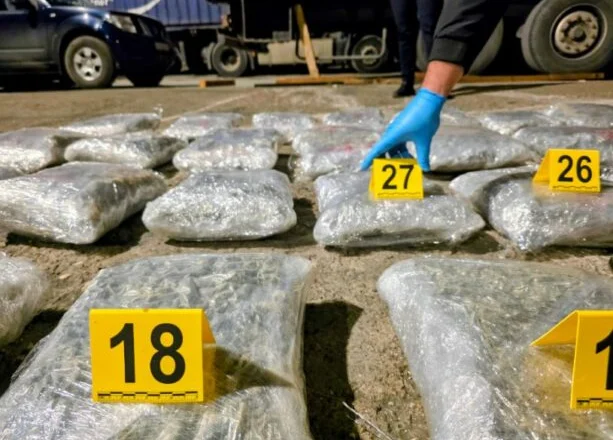 Kosovë, operacion i madh antidrogë në Prishtinë, ndalohet shoferi i kamionit me 200 kg lëndë narkotike