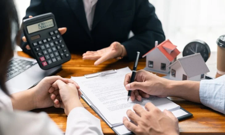 Kredi për shtëpi? Bankat bëhen më të rrepta, qytetarët përballen me refuzime rekord