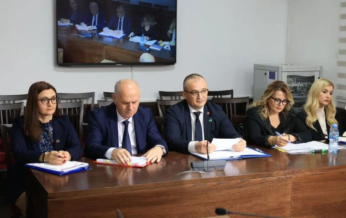 Kreu i KLSH plas “bombën”, akuzon Edi Ramën se ka terrorizuar audituesit, miliona euro grabitje me koncesionet