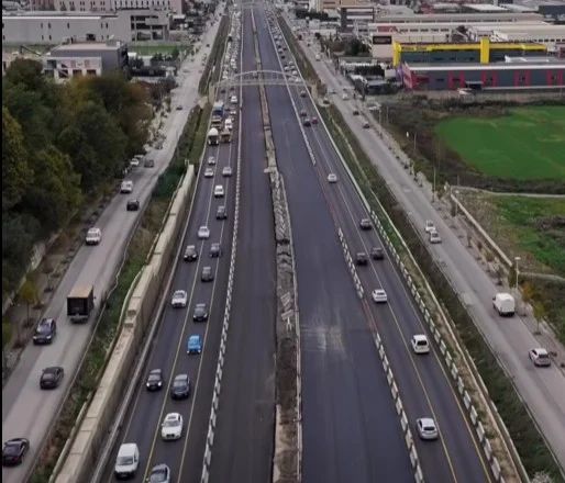 Kryeministri ndan lajmin: Në fund të vitit hapen 6 km e para të superstradës Tiranë – Durrës