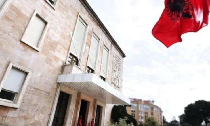 Kryeministri Rama bën lëvizje në qeveri, miratohen 4 zv.ministra të rinj, shkarkohen 3 të tjerë (EMRAT)