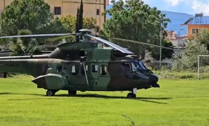 Kryetari i Bashkisë së Nju Jorkut mbërrin në Vlorë me helikopter