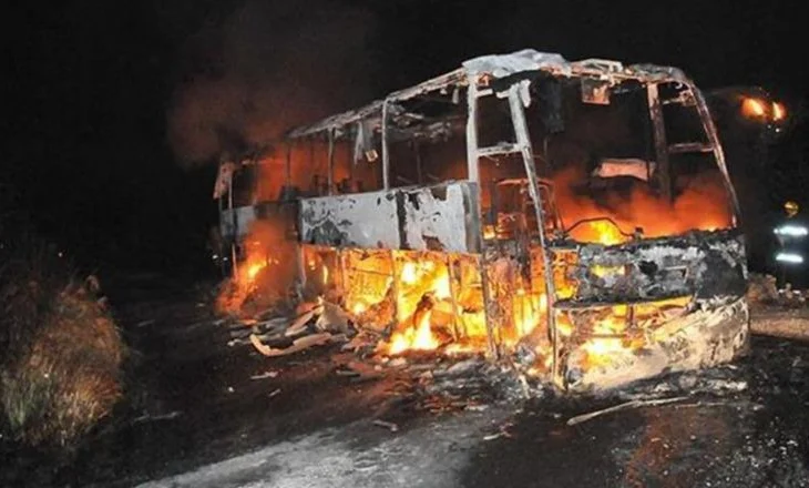 Kukës, i vihet flaka me benzinë autobusit/ Policia po punon për kapjen e autorit