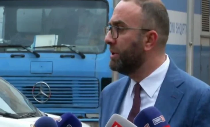 “Kurrë nuk ka pasur Kuvendi kryetar kaq të paaftë”/ Bardhi: Skenari i përjashtimit të opozitës ishte ndërtuar para se Niko Klouni ta shpallte