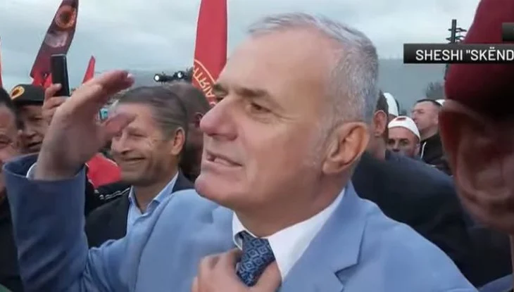 “Kush po e r*uan për urdhëra”/ Pas deklaratës për Berishën në protestën e UÇK-së, plas ashpër demokrati: Shqipëria…