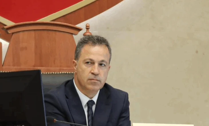 Kuvendi mblidhet dy herë sot! Votohet për shkarkimin e Niko Peleshit, KLP dhe AMA japin ‘llogari’ para deputetëve