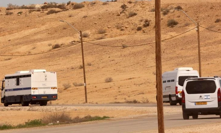 Lirohen 20 pengjet izraelite! Ushtria në Tel Aviv dërgon në Gaza dy autobusë me palestinezë të burgosur