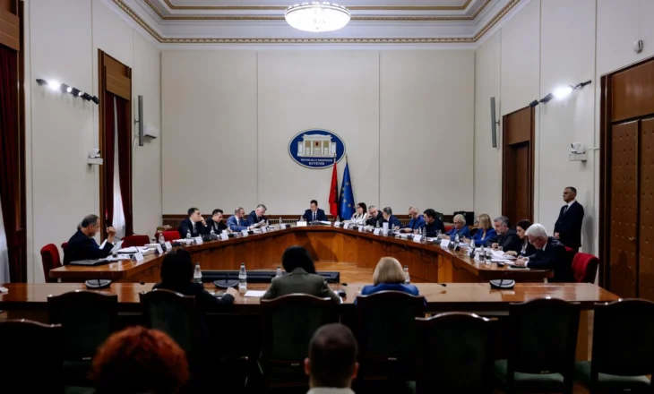 LIVE/ PD “rrëzon” Kuvendin: S’kemi pakt për dy Reformat. Bardhi nxjerr dokumentin: Begaj paguhet nga spitali privat. Balla mbron Presidentin. Berisha sulmon Dumanin