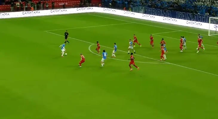 LIVE/ Zhbllokohet derbi, Tirana ndëshkon Partizanin (VIDEO)