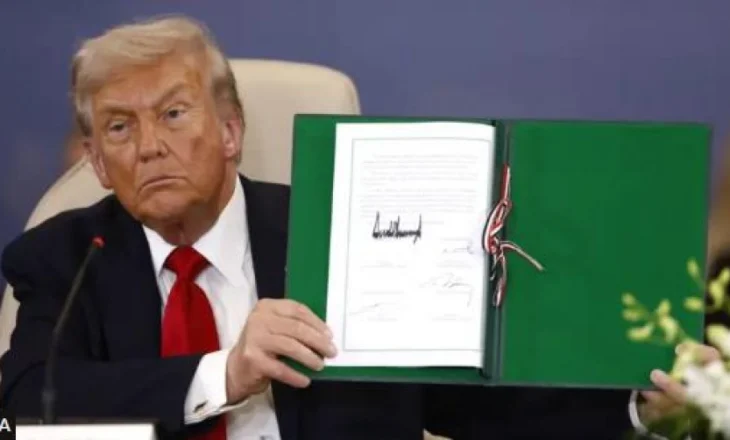 ‘Lufta e Tretë Botërore nuk do të nisë nga Lindja e Mesme’ / Trump firmos marrëveshjen e Paqes, liderët duartrokasin