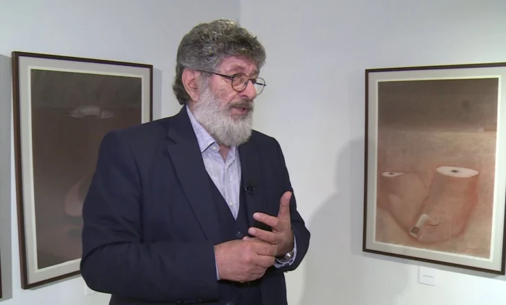 “Magjia e vizatimit”/ Piktori Gazmend Leka, ekspozitë me mbi 80 krijime në Galerinë FAB