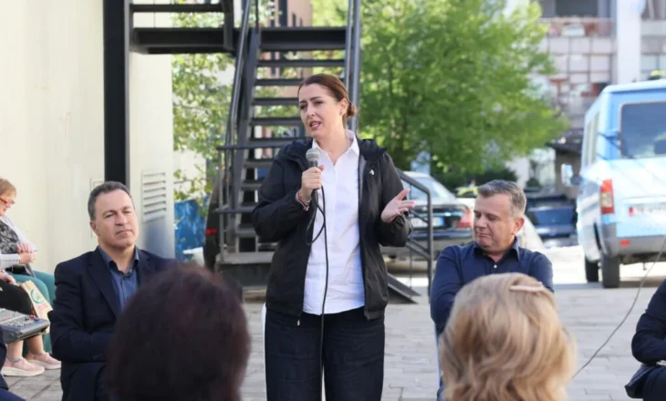 Manastirliu me banorët e Tiranës: Më shumë hapësira publike për fëmijët e të moshuarit!