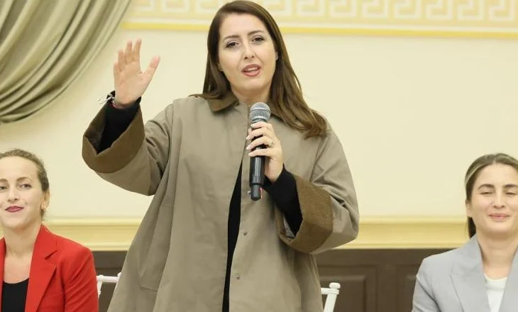 Manastirliu vijon fushatën, takim me gratë në Kashar: Plani ynë për një bashki që kujdeset për familjet