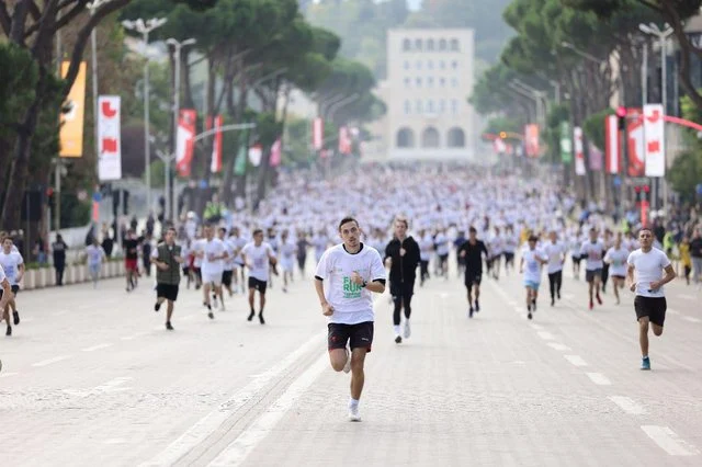 Maratona e Tiranës rikthehet këtë fundjavë, ja rrugët që do të bllokohen dhe alternativat për qarkullim