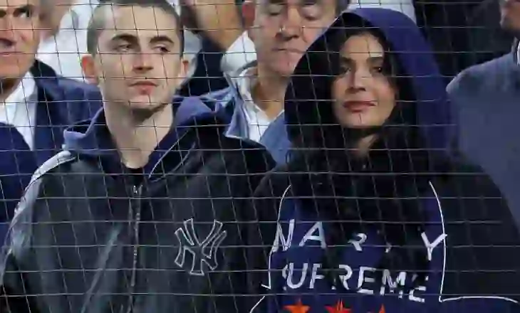 “Marty Supreme” dhe misteri i kokës së rruar: Çfarë fshihet pas daljes së fundit të Timothée dhe Kylie?