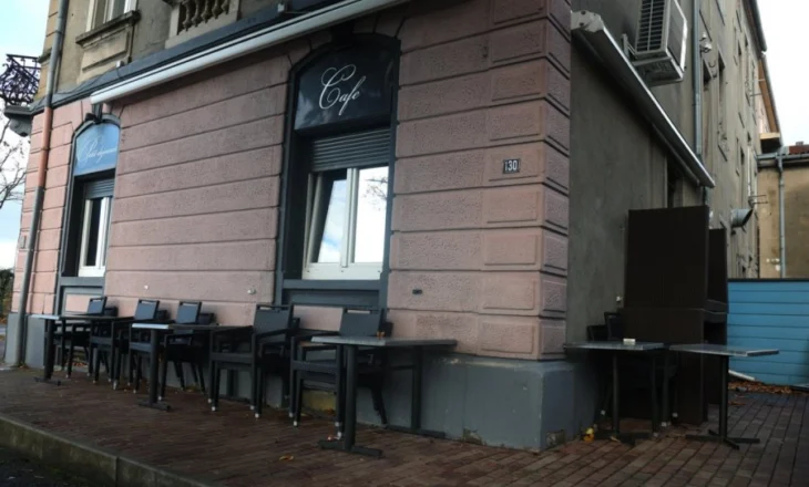 Masakroi me thikë kamerieren/ Shpallet në kërkim ish-partneri shqiptar