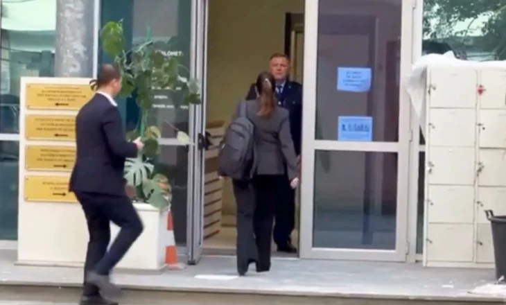 Mbërrin në SPAK Pamela Qirko, motra Belinda Ballukut, do të jetë avokate e zv.kryeministres