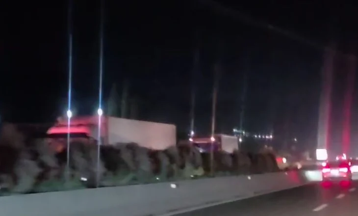 Mbyllja e autostradës Vorë–Durrës shton trafikun në aksin Tiranë–Elbasan