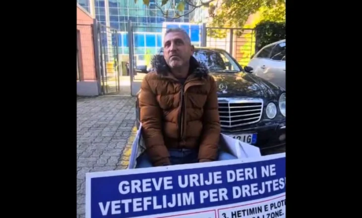 “Më mirë vdes këtu”, qytetari nis grevën para SPAK: Më kanë vrarë nënën dhe dajën për shtëpinë