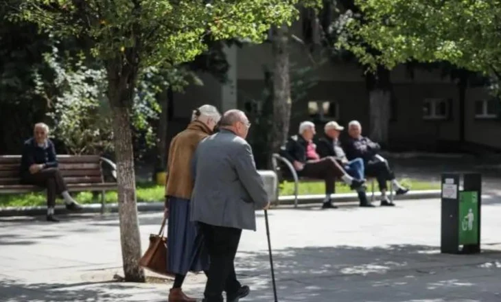 Më shumë para për shpërblimet e fundvitit për pensionistët/ Rishikimi u buxhetit, fondi rritet në vlerën e 97 mln Euro..