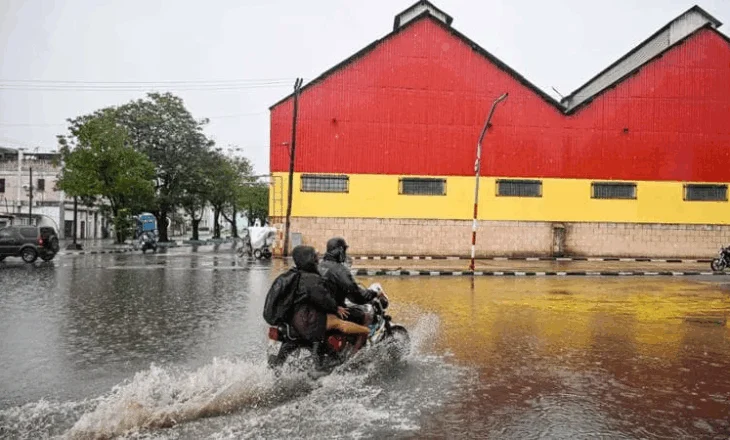 “Melissa” përfshin Karaibet, dhjetëra viktima. Pasi shkatërroi Xhamjakën bie në kategorinë 3